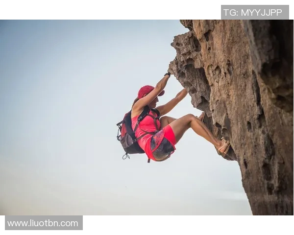 周芳亲历分享攀岩技巧与心得体会助你轻松征服高峰