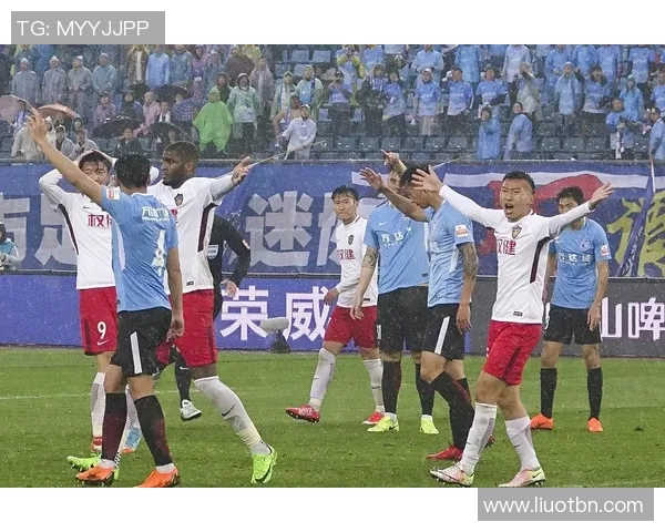 延边与权健比赛裁判争议引发热议球迷对判罚标准提出质疑