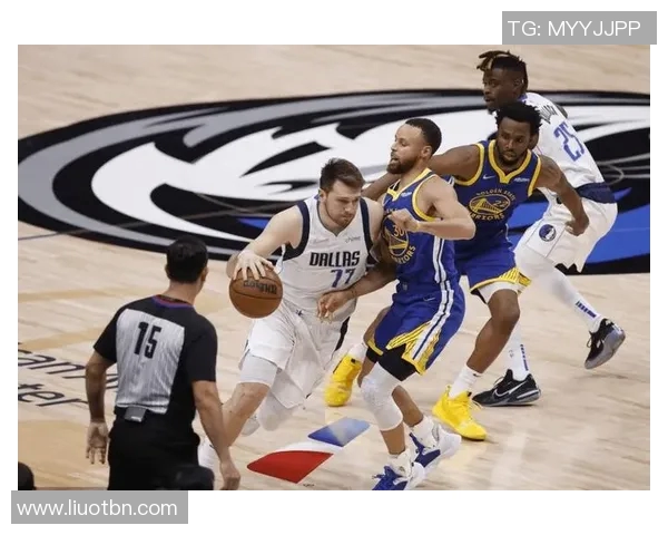 雅典球队迎战莫陆军争夺胜利的关键时刻解析与展望