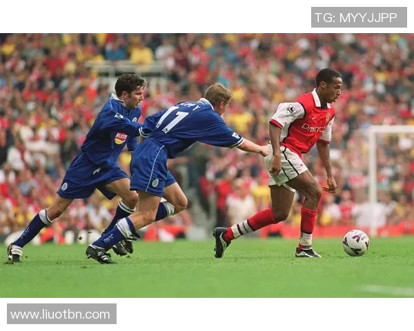 杨静专访：从绿茵场到人生舞台的足球旅程回顾与反思